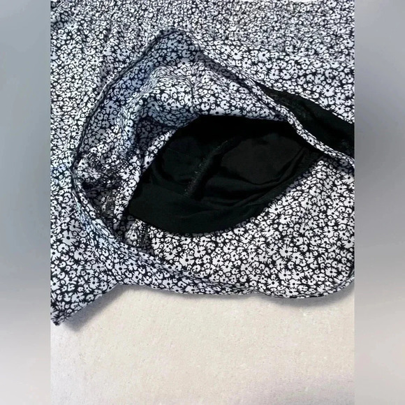 rbx womens activewear Women’s size medium black-and-white shorts - Picture 3 of 5